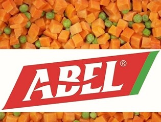10835